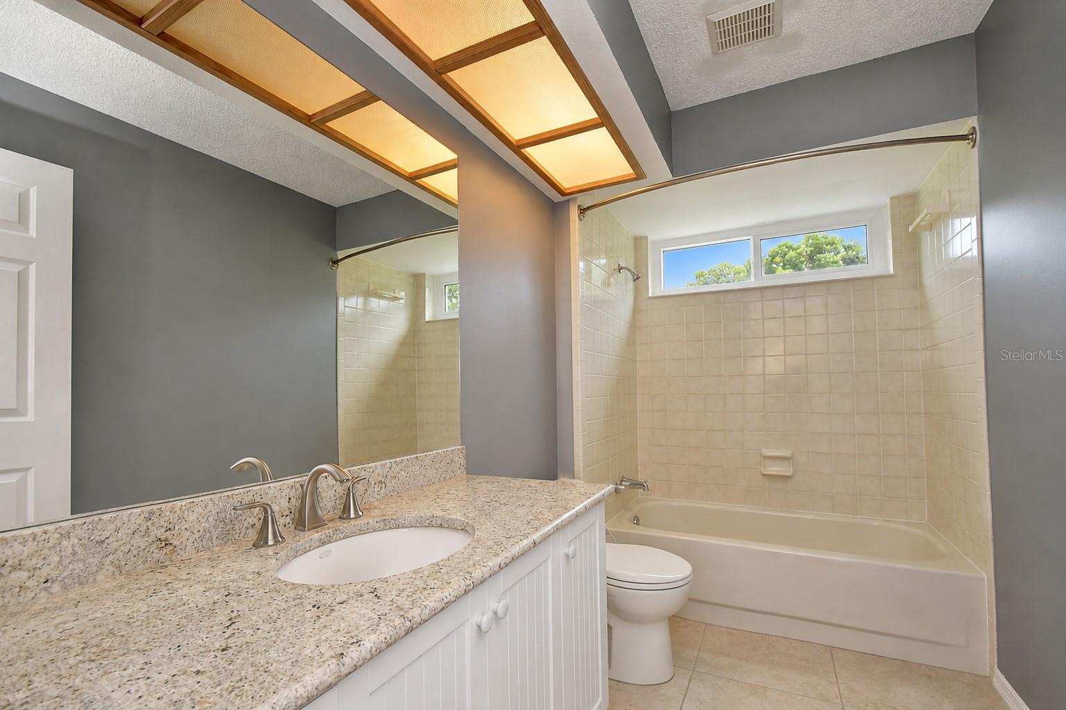 6608 Thoroughbred Loop Property Photo 26