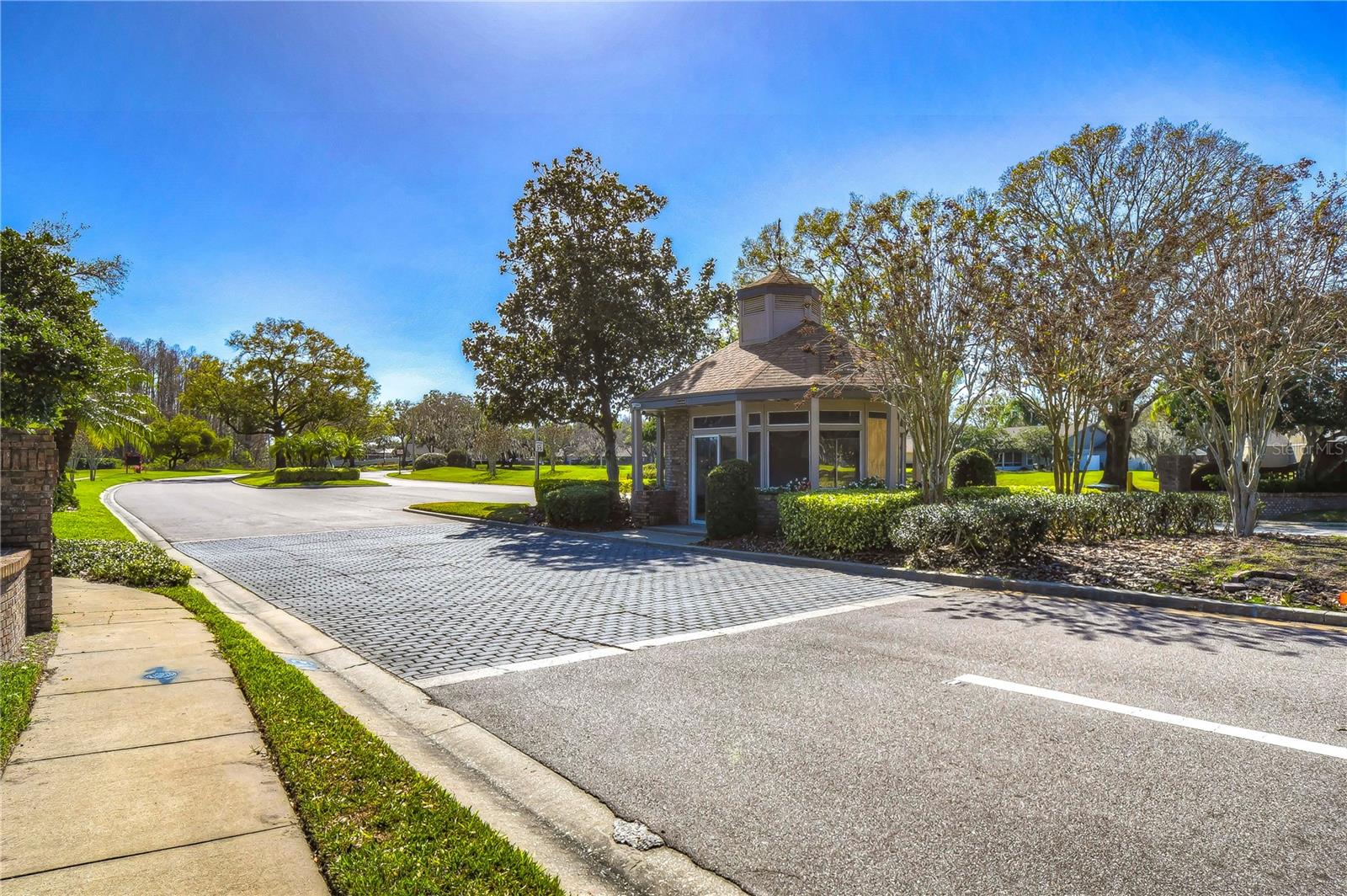 6608 Thoroughbred Loop Property Photo 39
