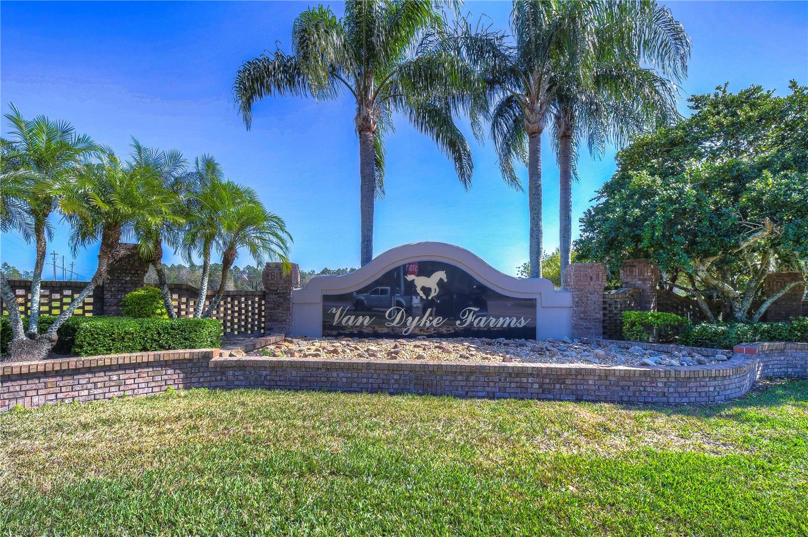 6608 Thoroughbred Loop Property Photo 44