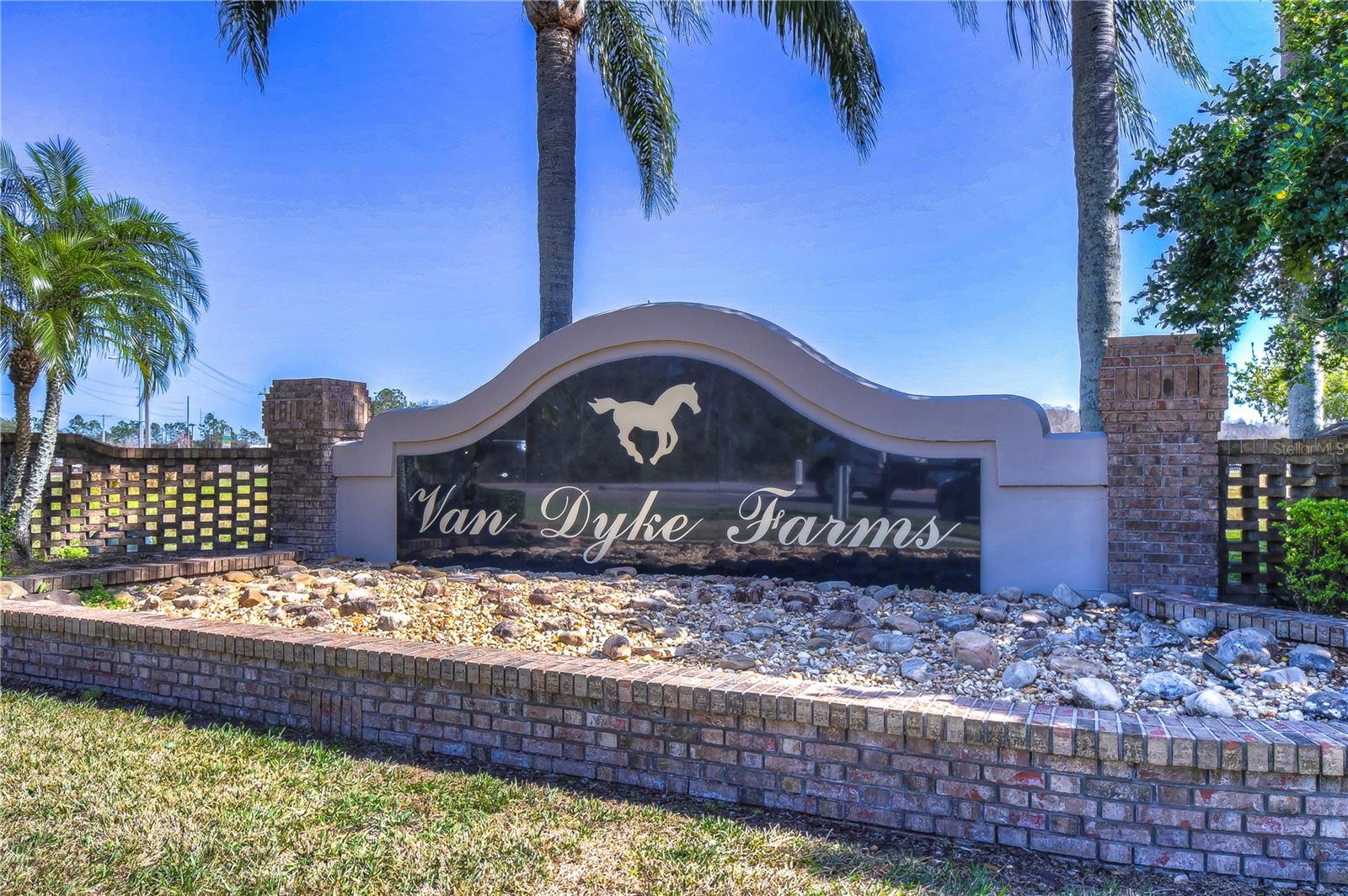 6608 Thoroughbred Loop Property Photo 45