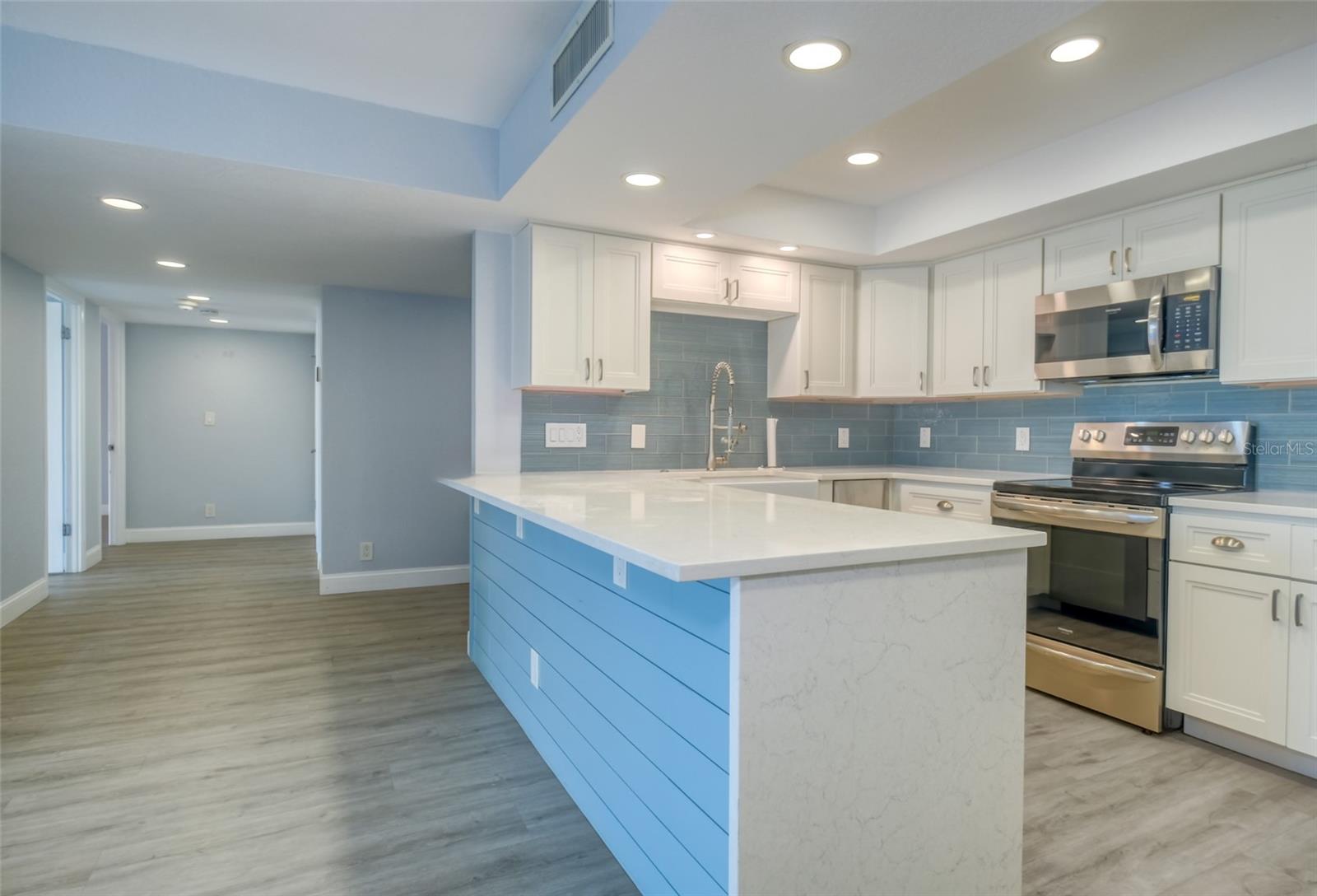 220 Belleview Blvd #812 Property Photo 6