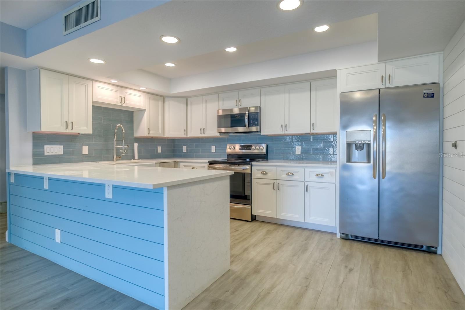 220 Belleview Blvd #812 Property Photo 11
