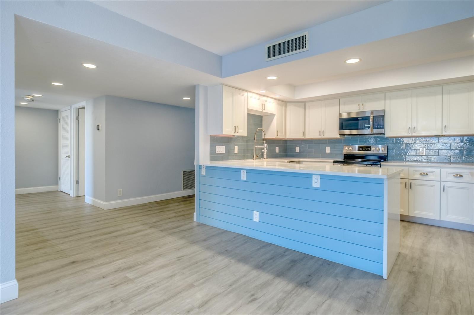 220 Belleview Blvd #812 Property Photo 12