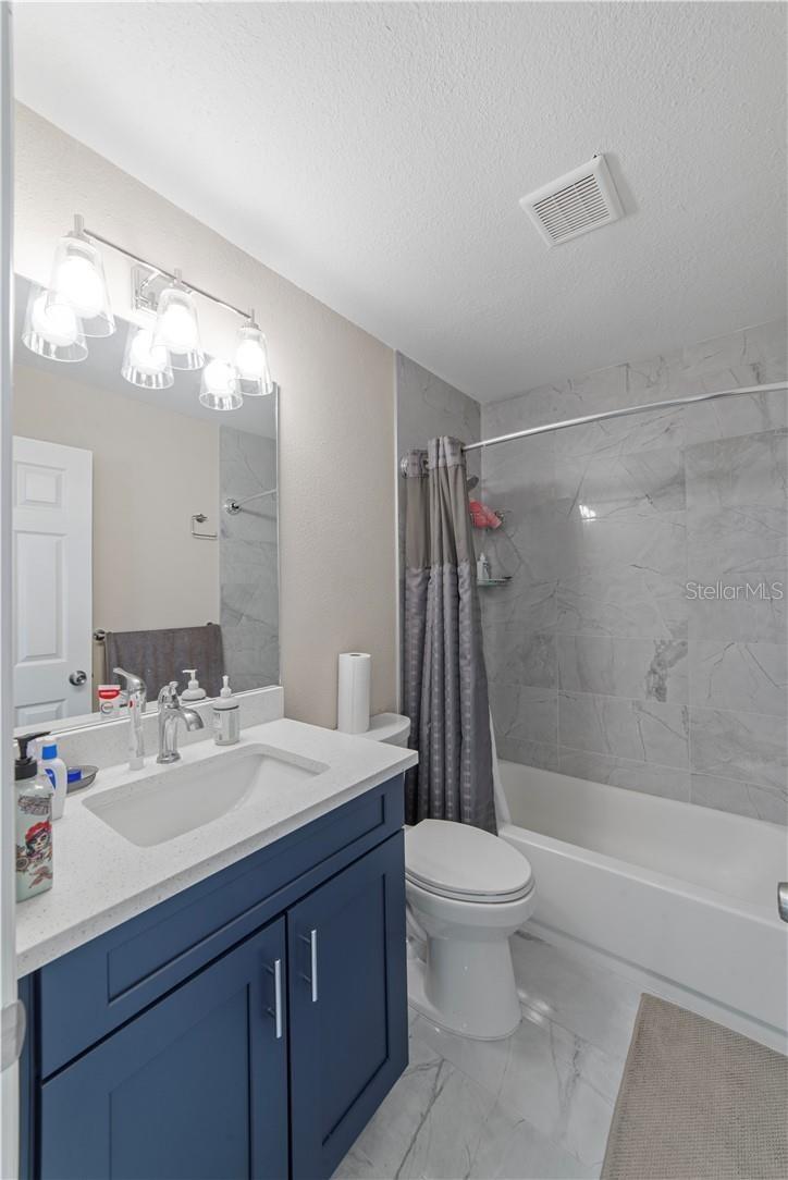 1003 Red Oak Cir Property Photo 27