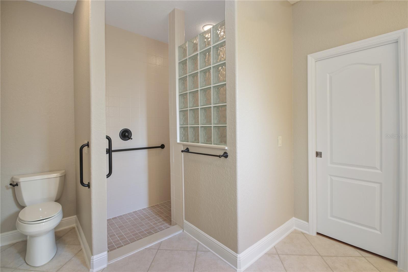 1596 Birmingham Ter Property Photo 20