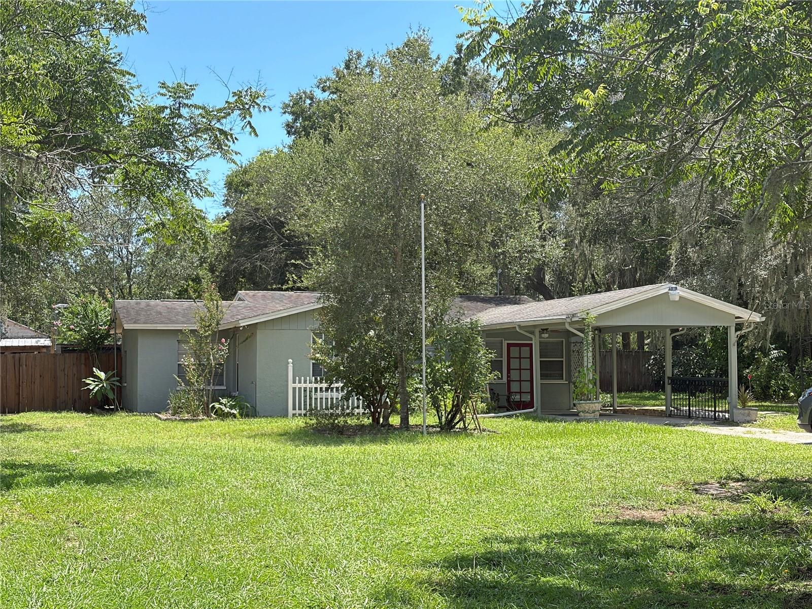 7806 Alafia Ridge Rd Property Photo 1