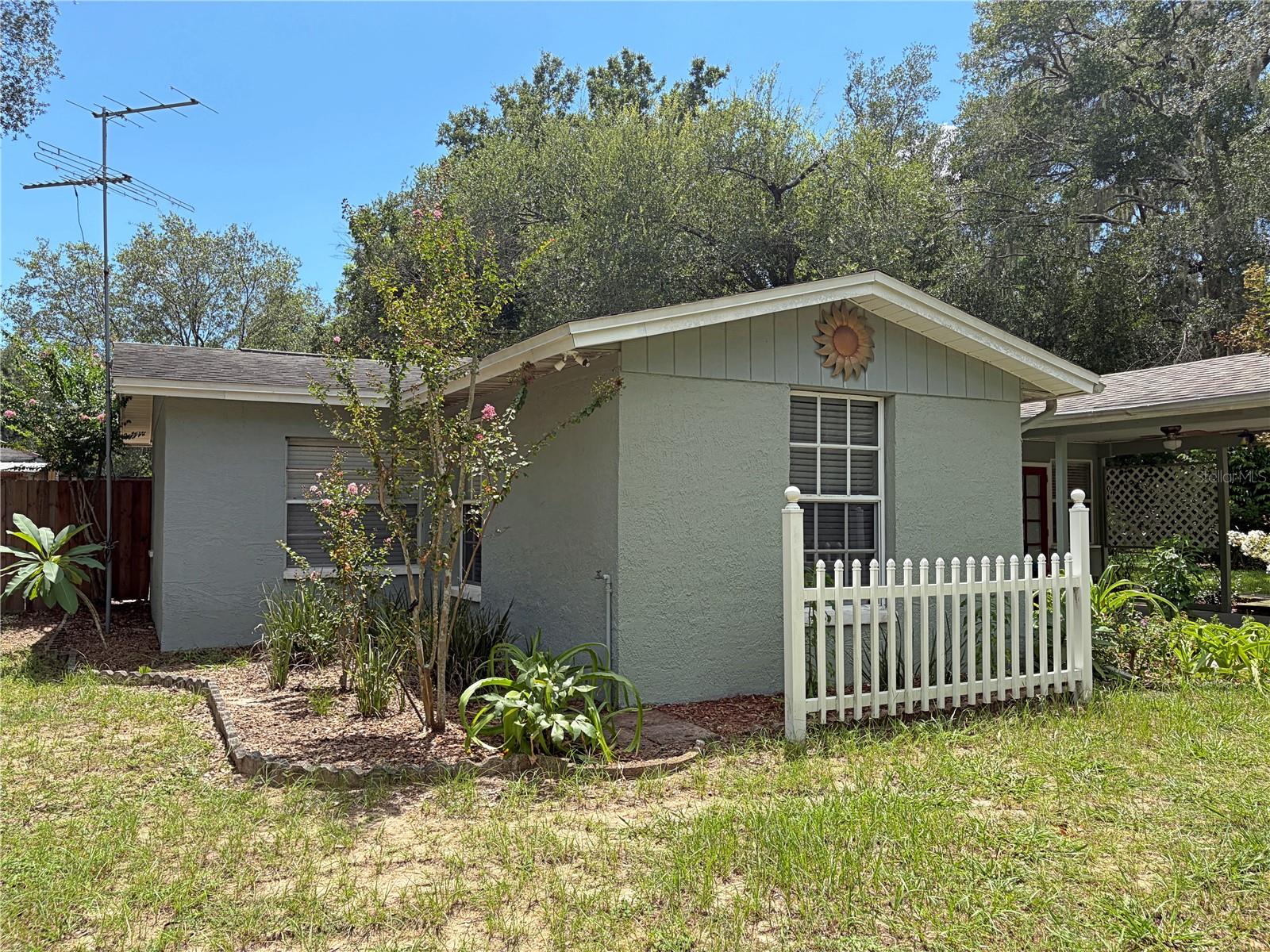 7806 Alafia Ridge Rd Property Photo 3