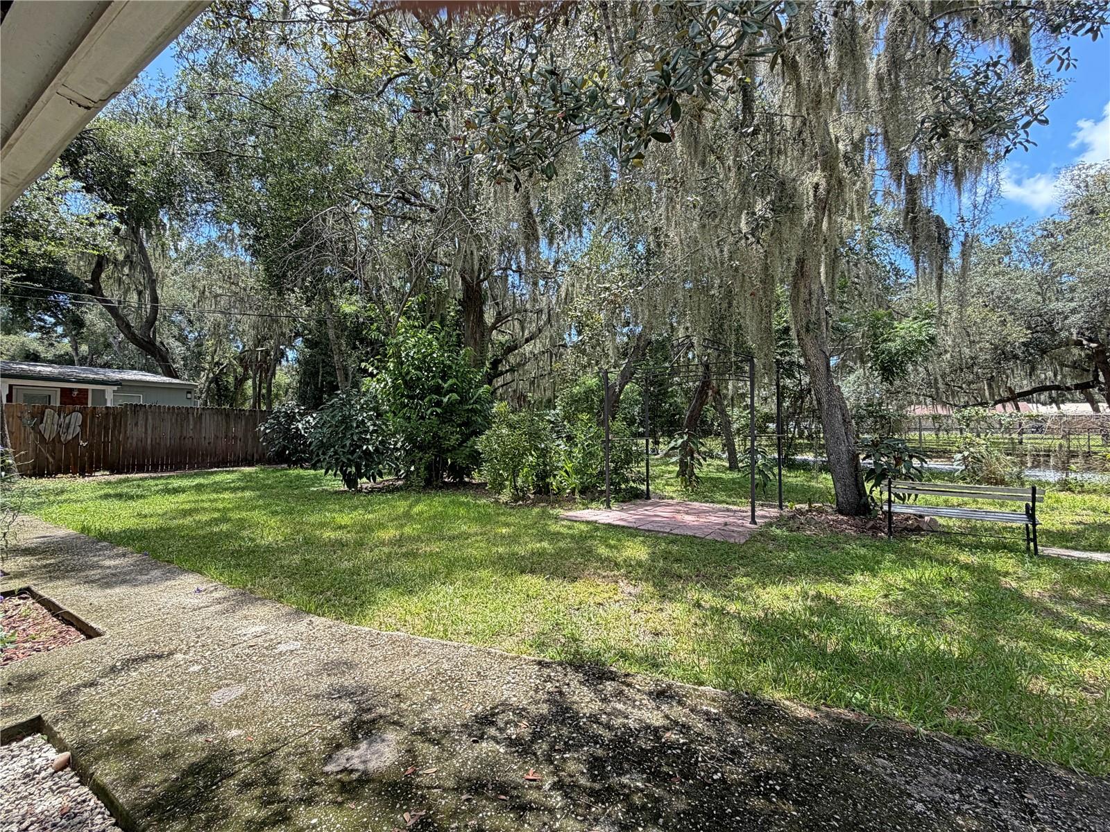 7806 Alafia Ridge Rd Property Photo 5