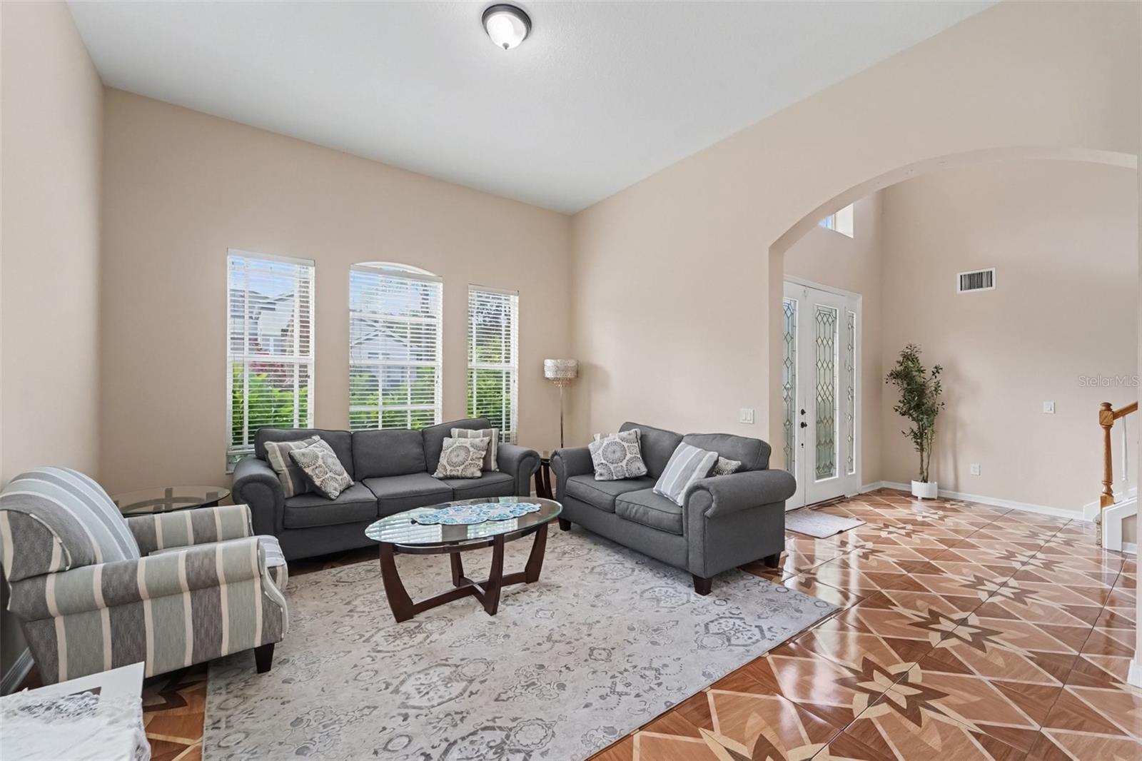 10409 Canary Isle Dr Property Photo 6