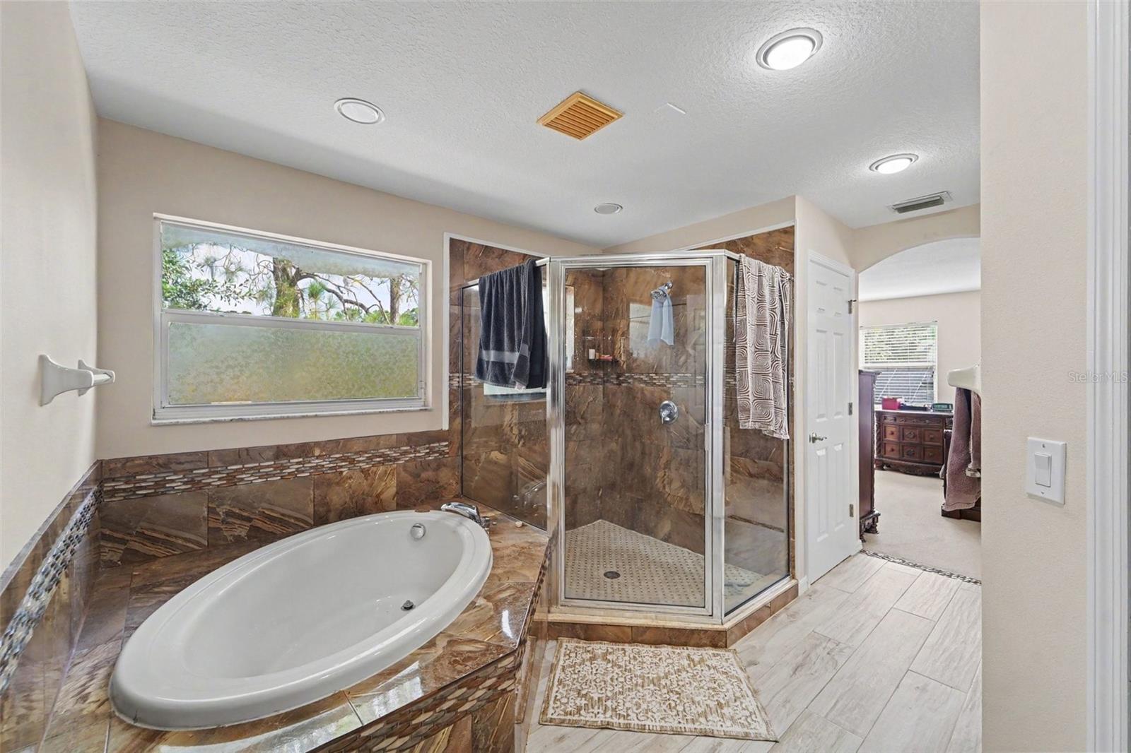 10409 Canary Isle Dr Property Photo 12