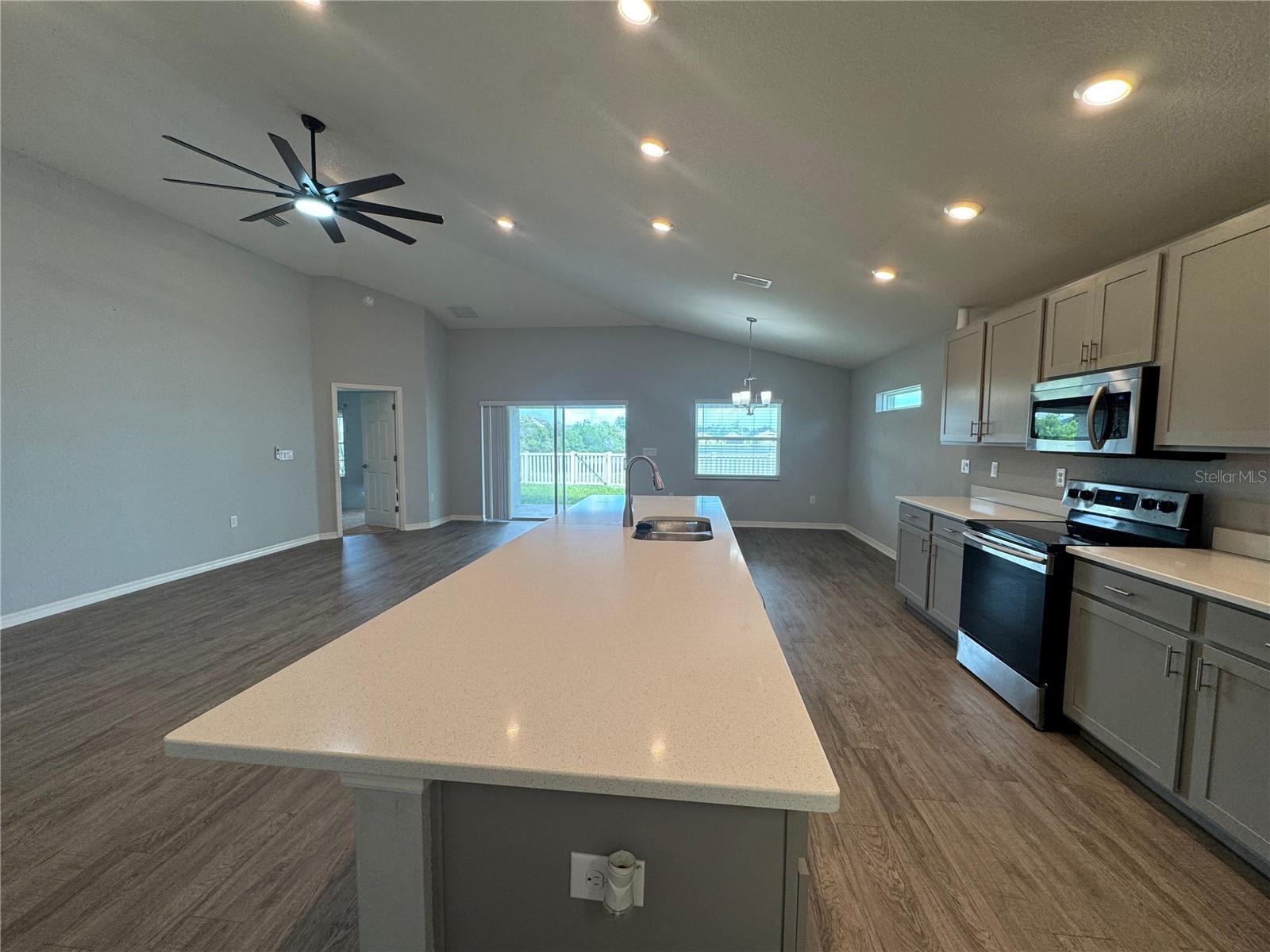 11771 Stone Pine St Property Photo 3