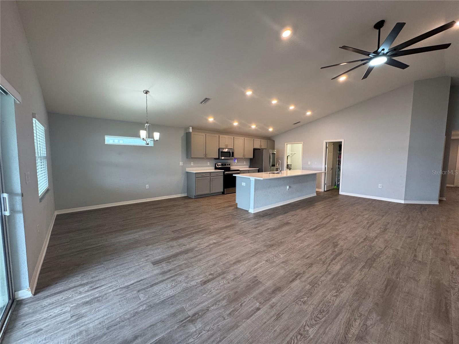11771 Stone Pine St Property Photo 4