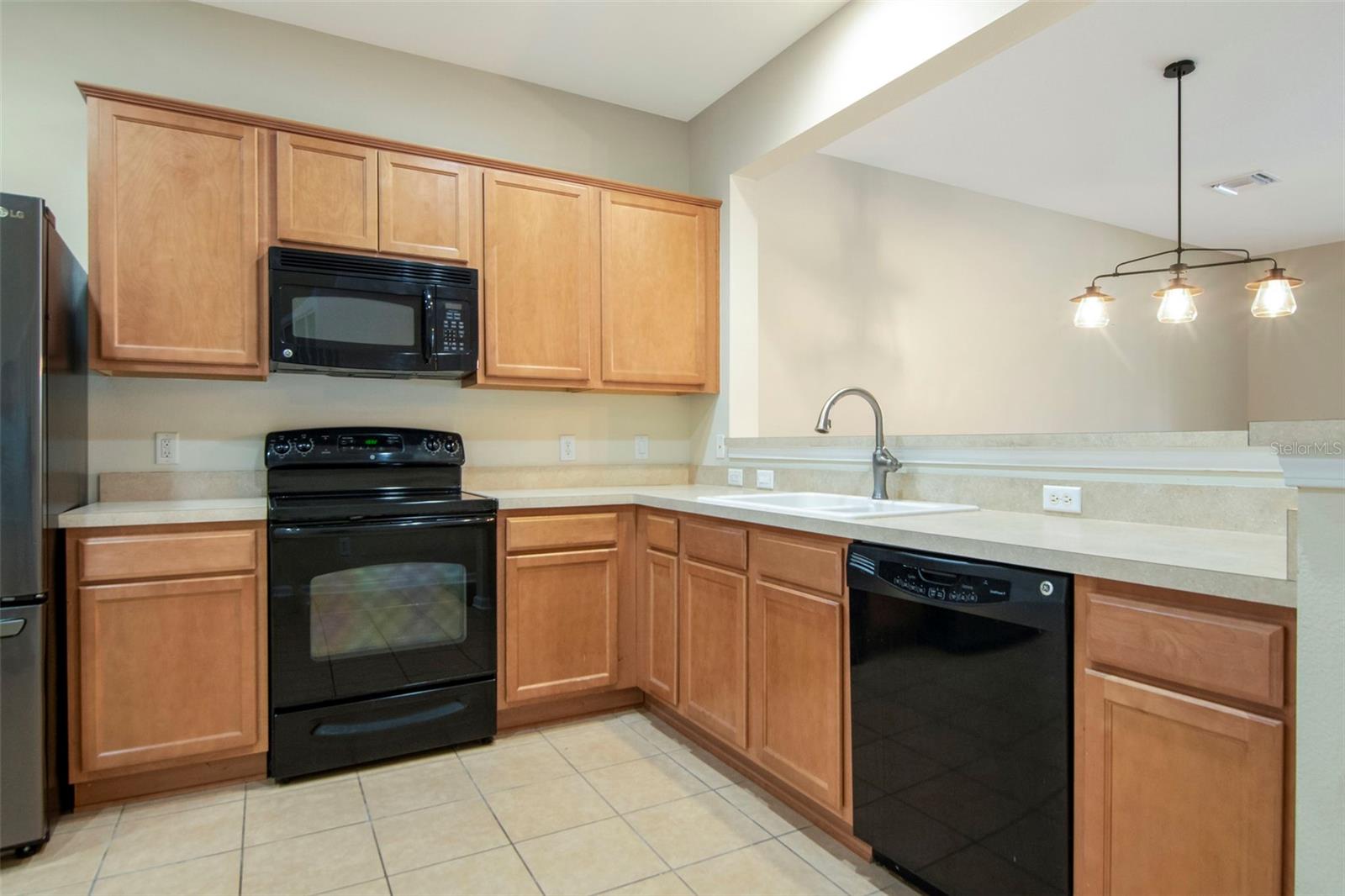 10208 Estero Bay Ln Property Photo 9