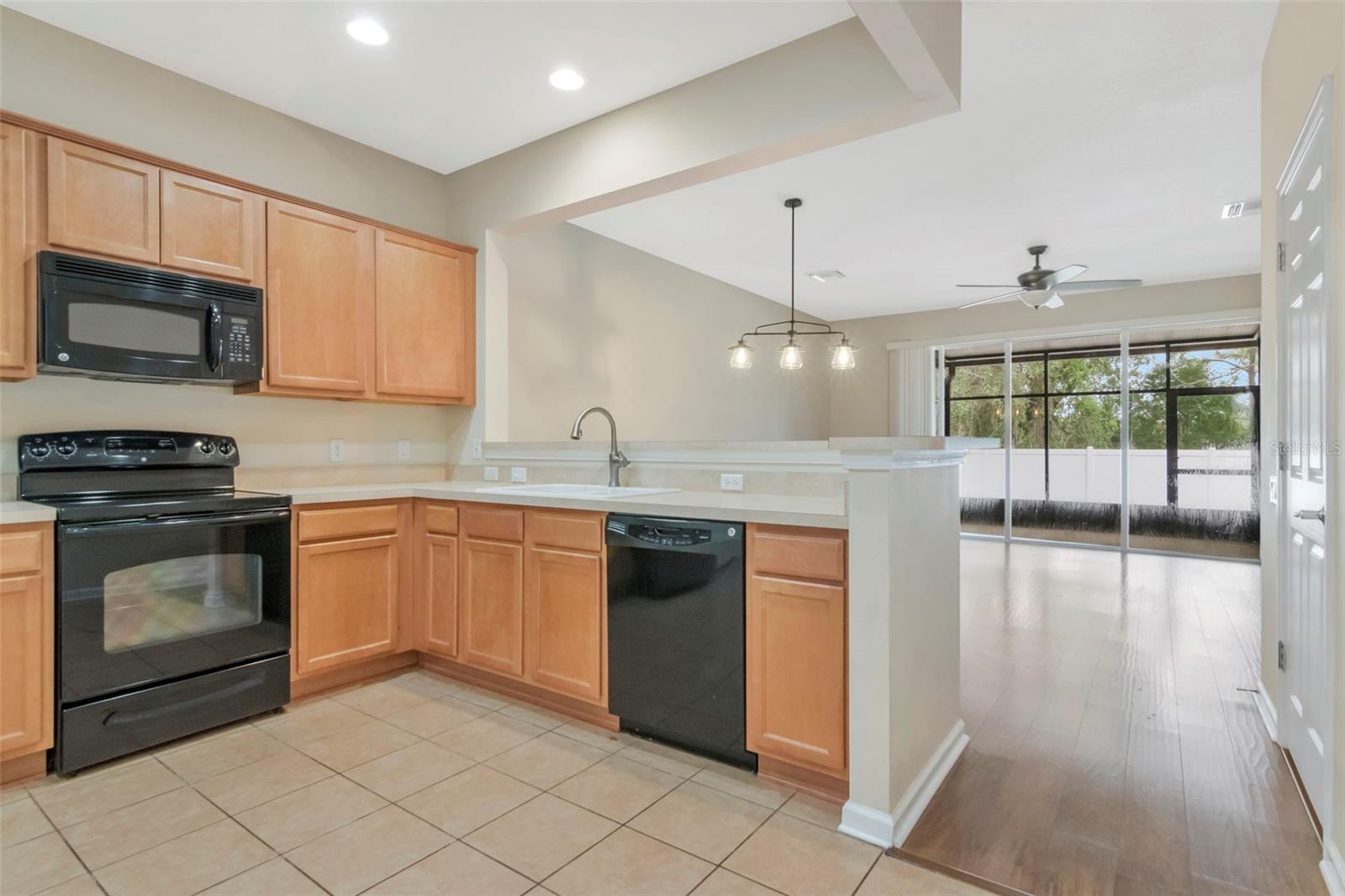 10208 Estero Bay Ln Property Photo 10