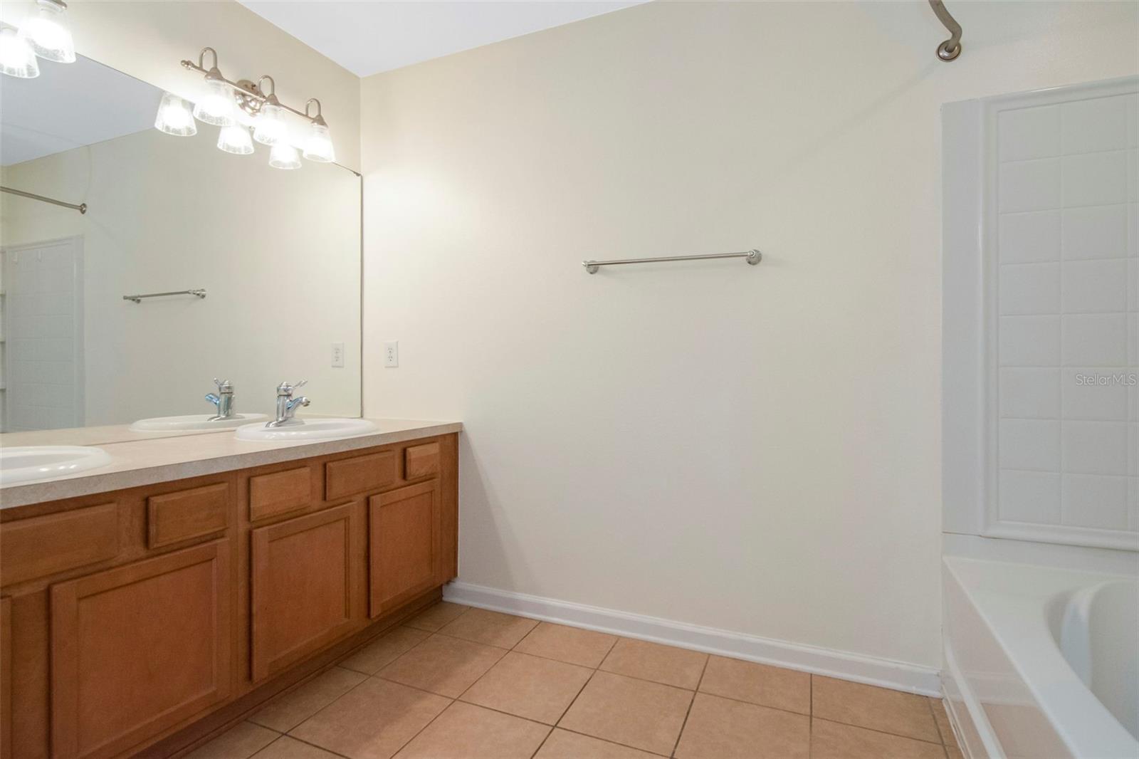 10208 Estero Bay Ln Property Photo 29