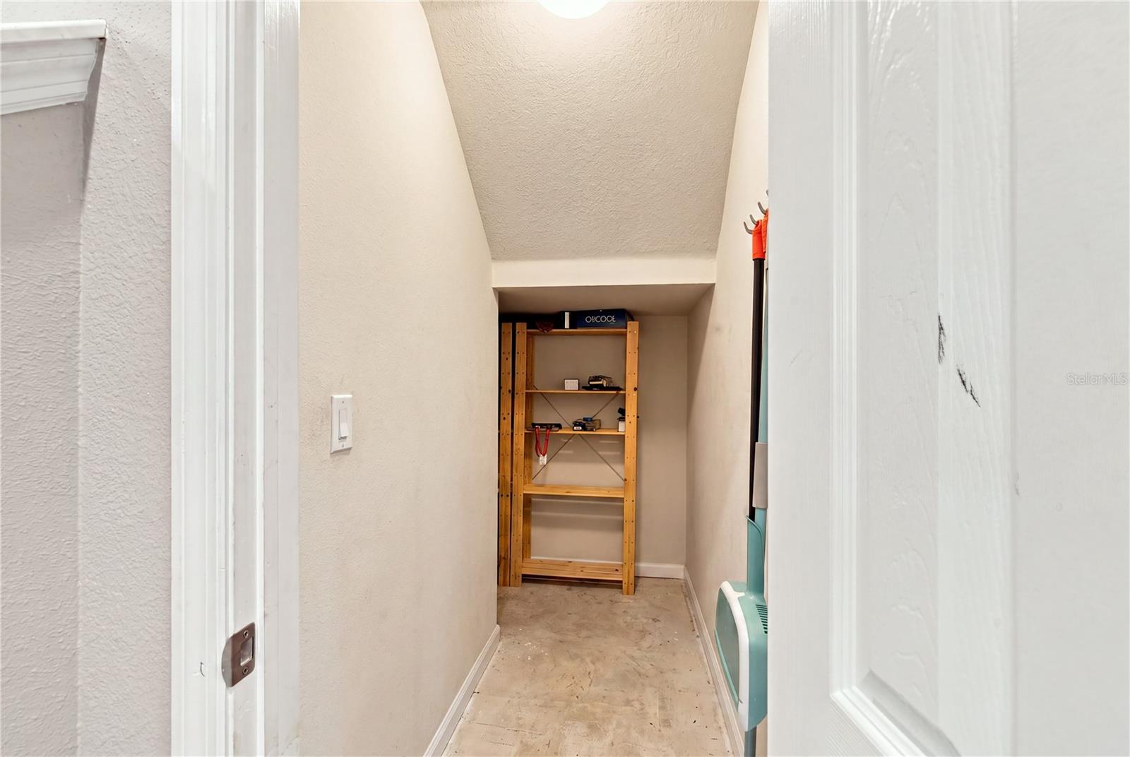 9237 Hillcroft Dr Property Photo 12