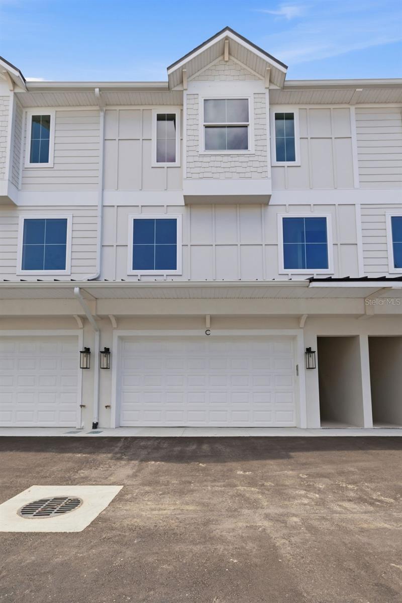 4208 W Carmen St #b Property Photo 1