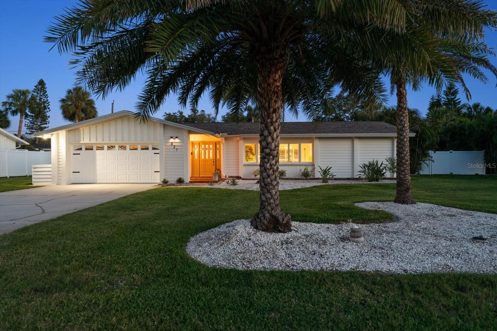 821 Jacaranda Dr Property Photo 2