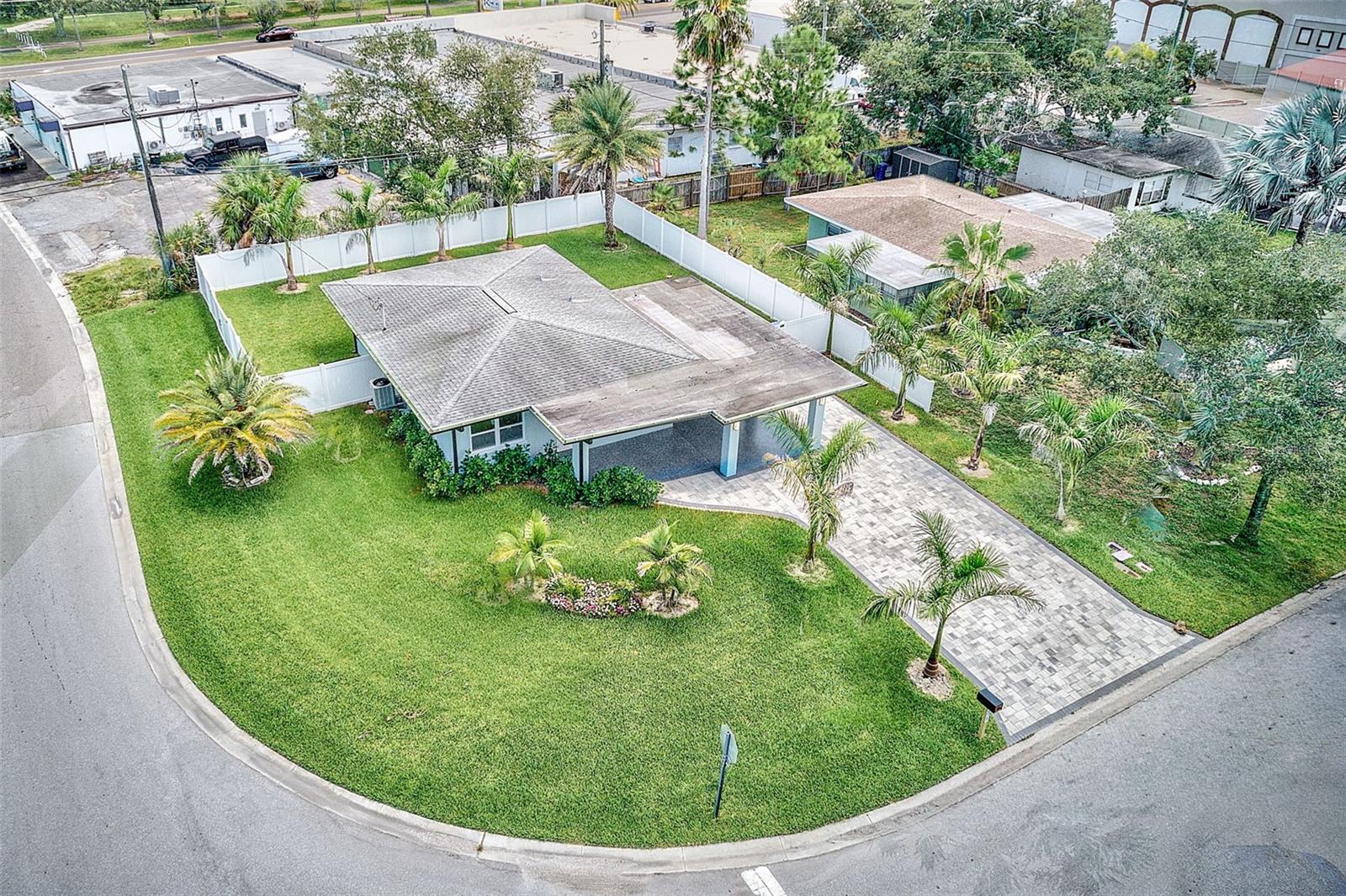 2425 Baywood Dr E Property Photo 3