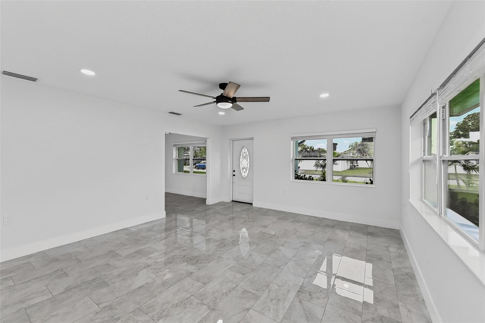 2425 Baywood Dr E Property Photo 10