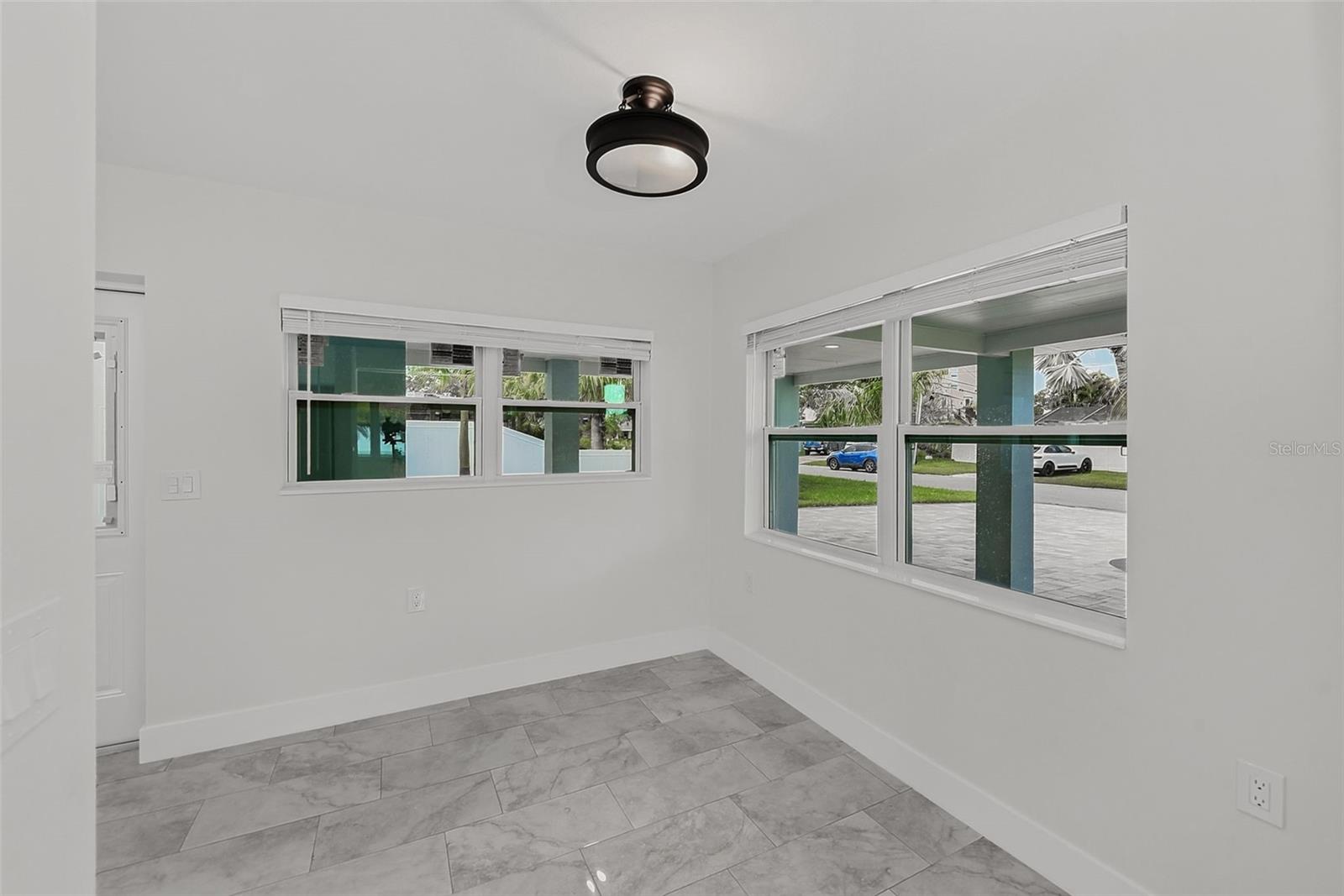 2425 Baywood Dr E Property Photo 11