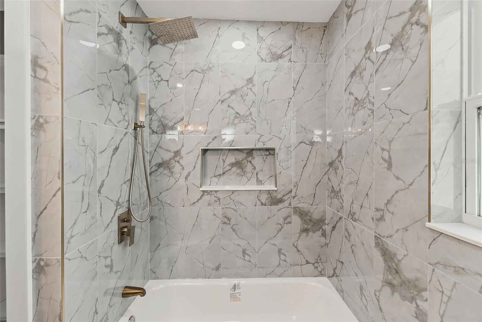 2425 Baywood Dr E Property Photo 22
