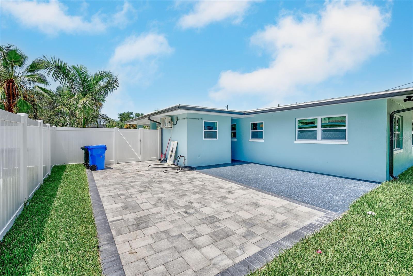 2425 Baywood Dr E Property Photo 32