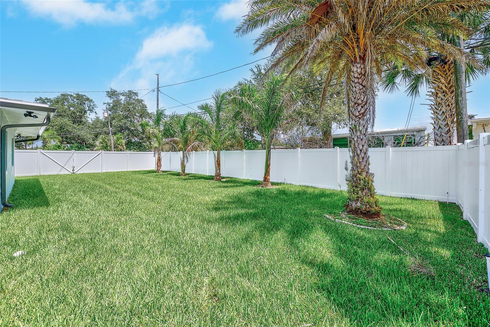 2425 Baywood Dr E Property Photo 33