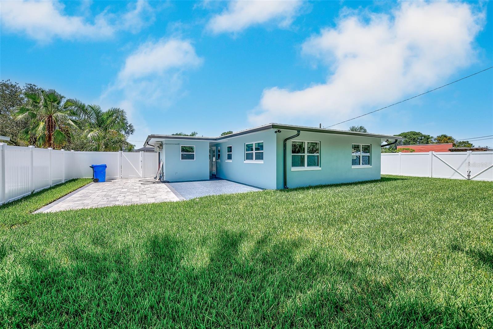 2425 Baywood Dr E Property Photo 34
