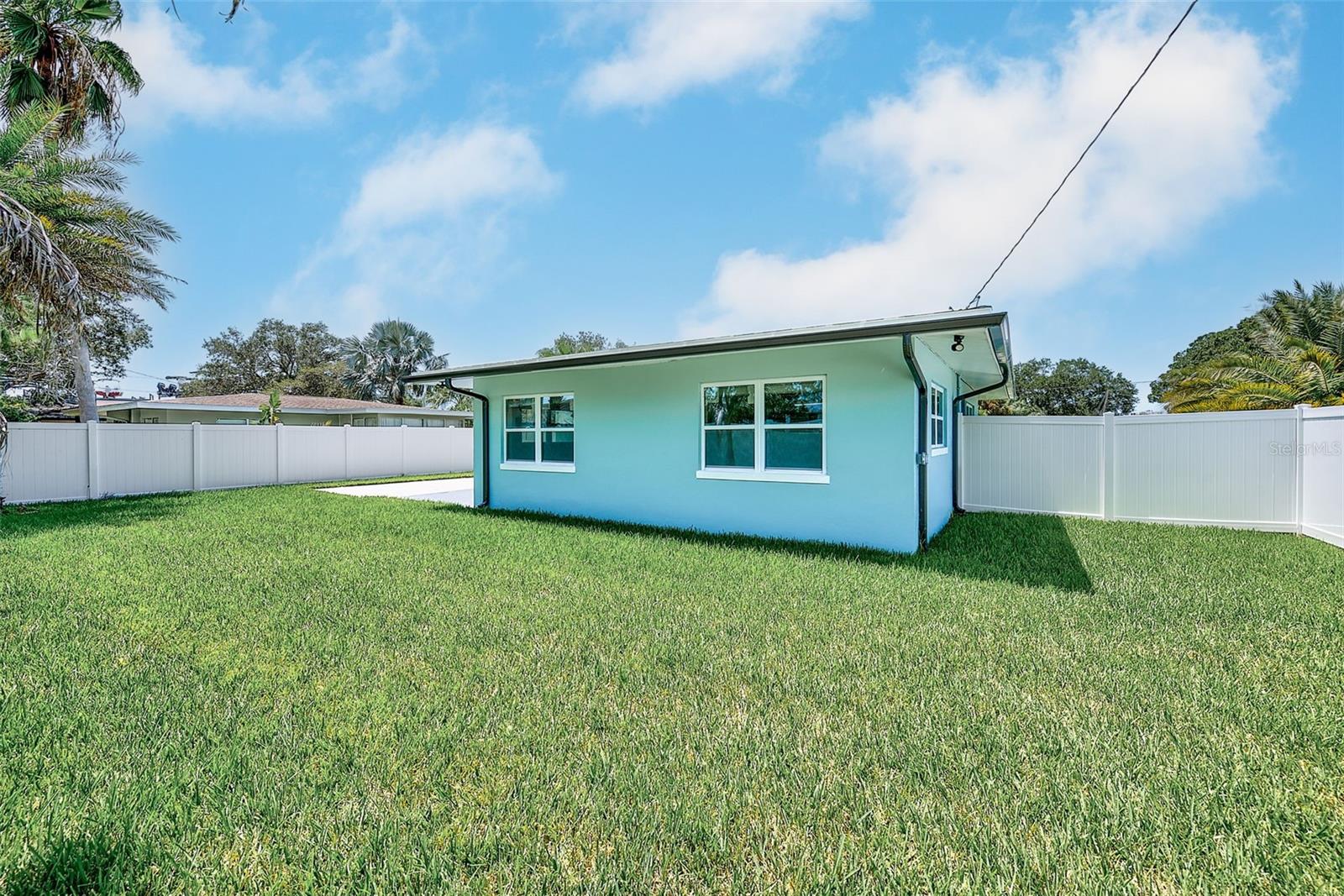 2425 Baywood Dr E Property Photo 35