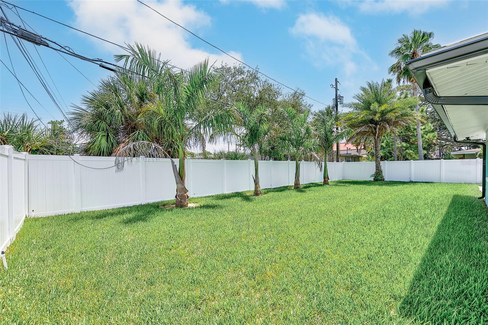 2425 Baywood Dr E Property Photo 36