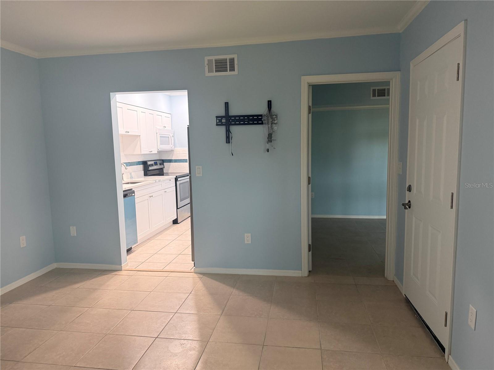 179 Medallion Blvd #d Property Photo 10