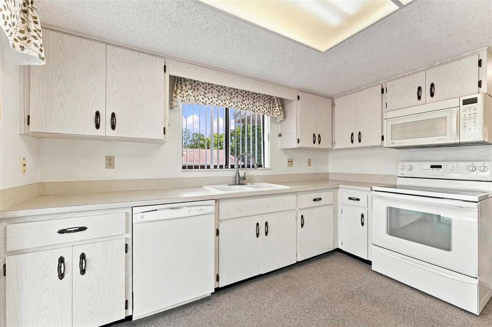8024 Feather Ct #c Property Photo 21