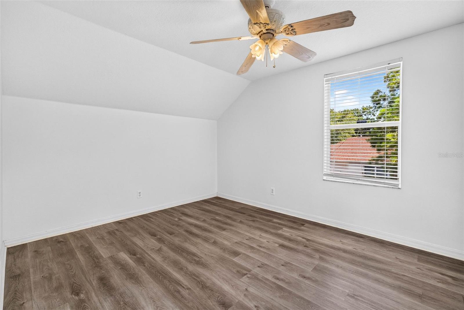 10521 Lakeside Vista Dr Property Photo 40