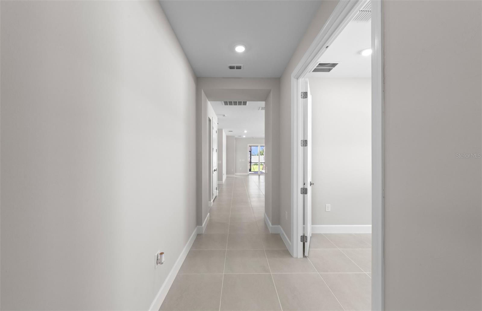6855 Cali Ct Property Photo 6