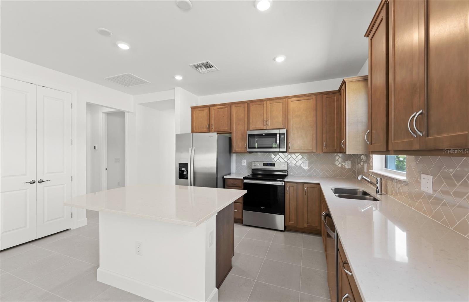 6859 Cali Ct Property Photo 12