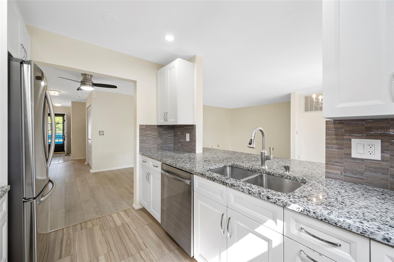 5970 80th St N #409 Property Photo 16