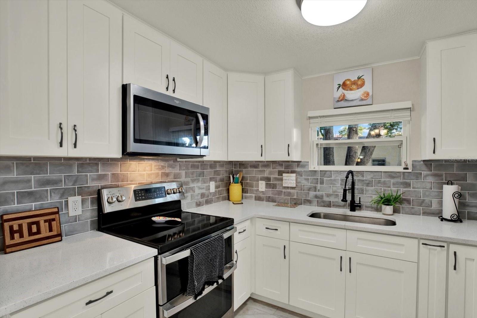 1945 Overbrook Ave Property Photo 3