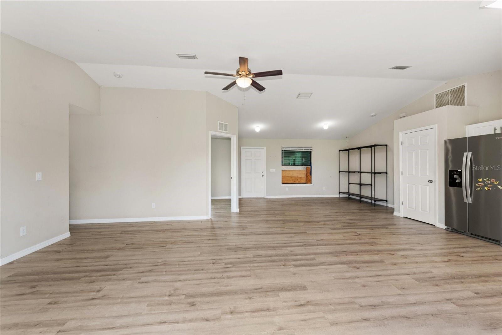 2710 70th St W Property Photo 6