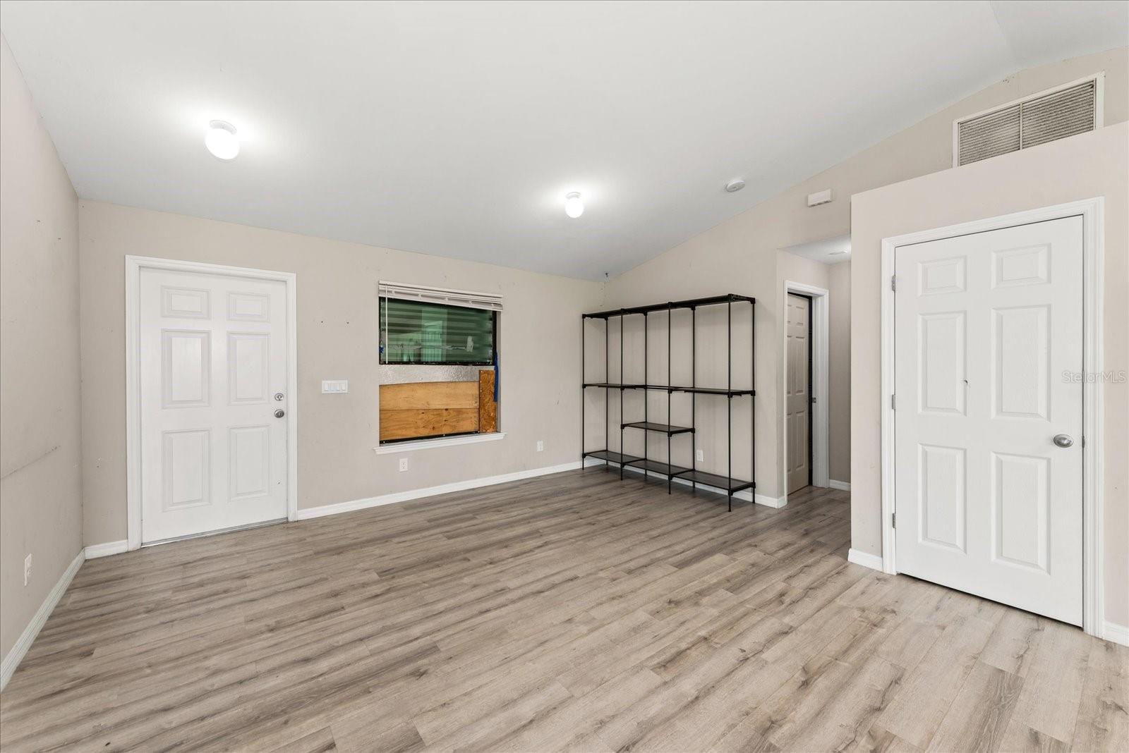 2710 70th St W Property Photo 8