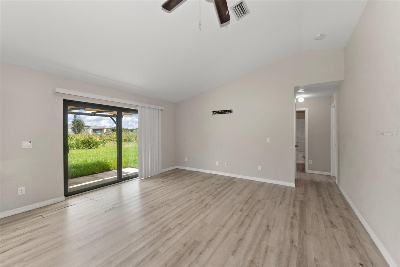 2710 70th St W Property Photo 10