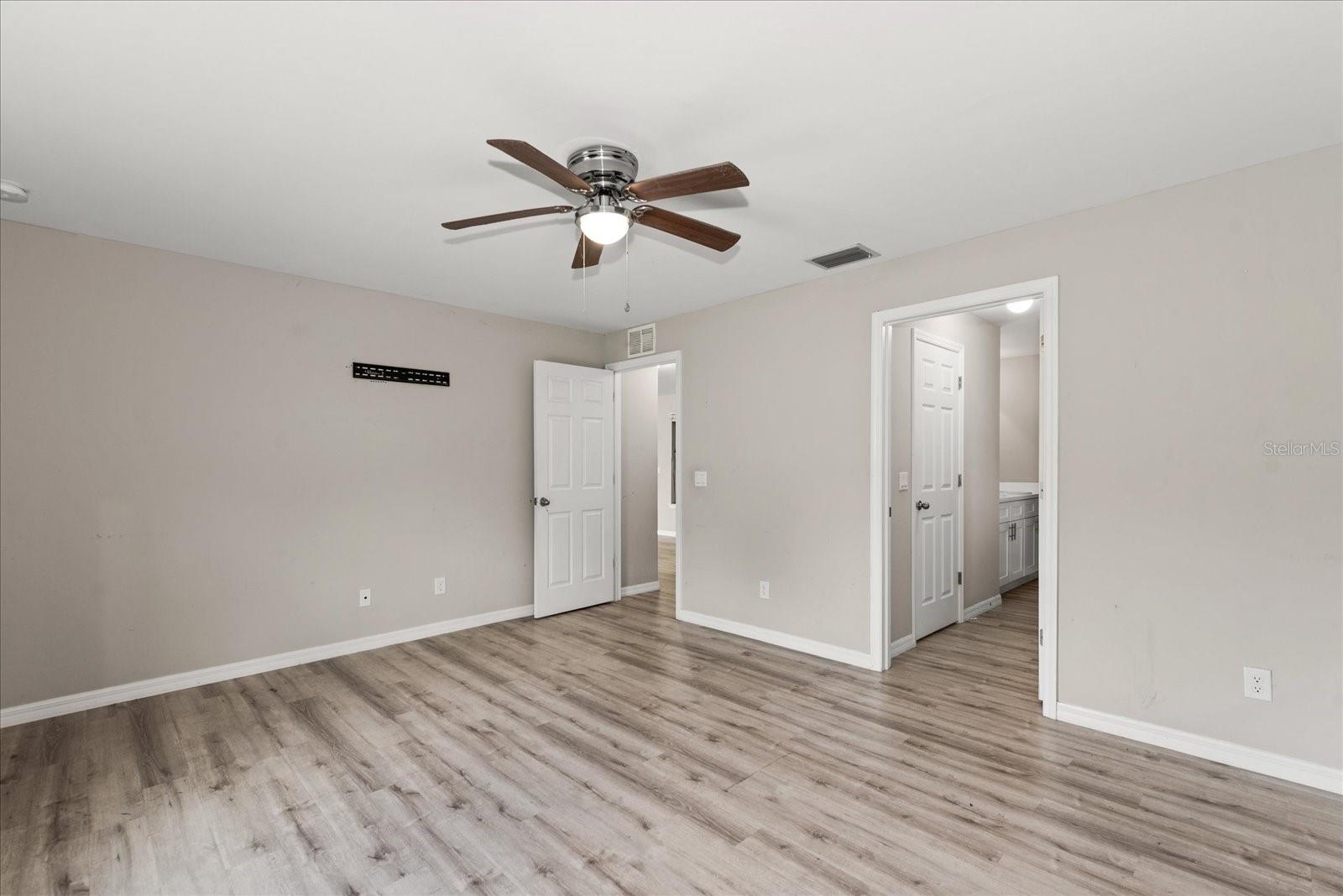 2710 70th St W Property Photo 15