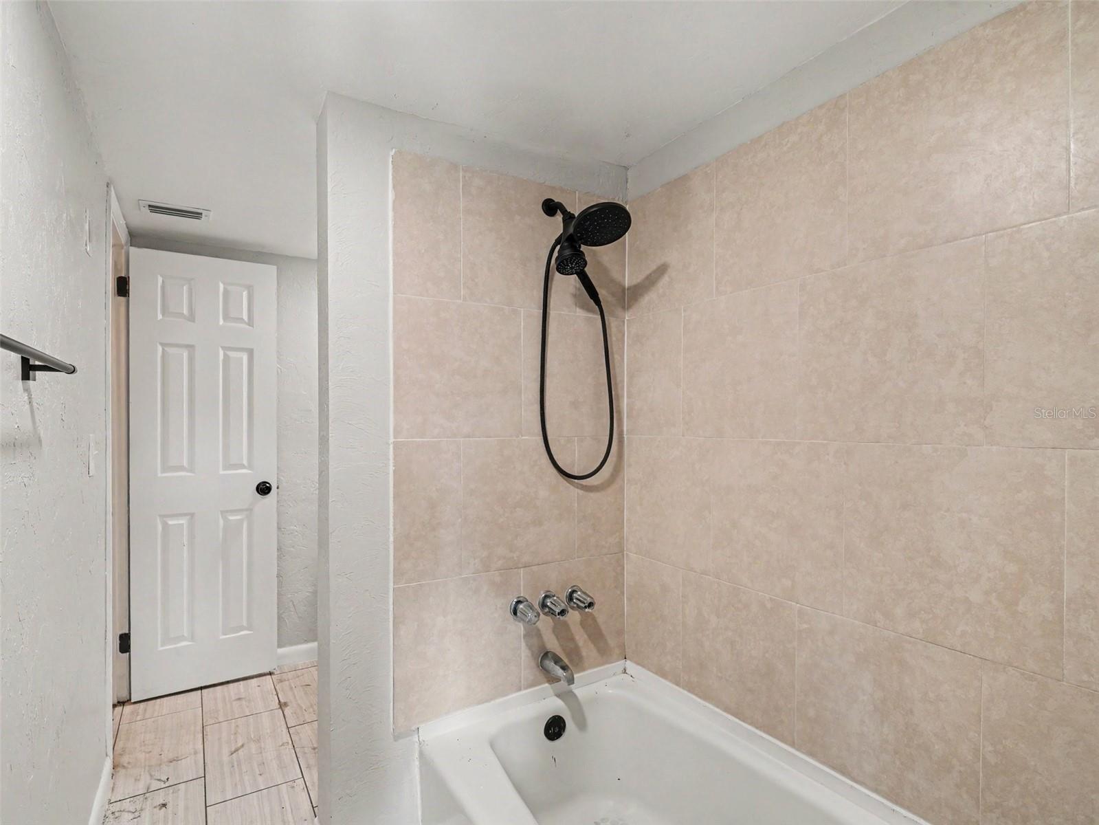 4023 Lake Bayshore Dr #112 Property Photo 25