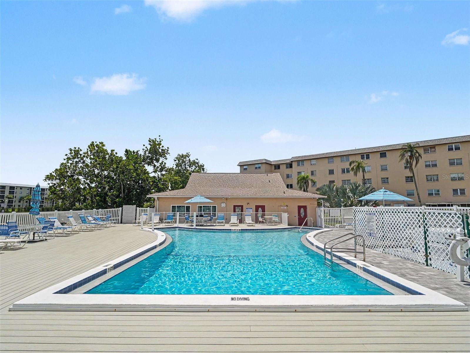 4023 Lake Bayshore Dr #112 Property Photo 40