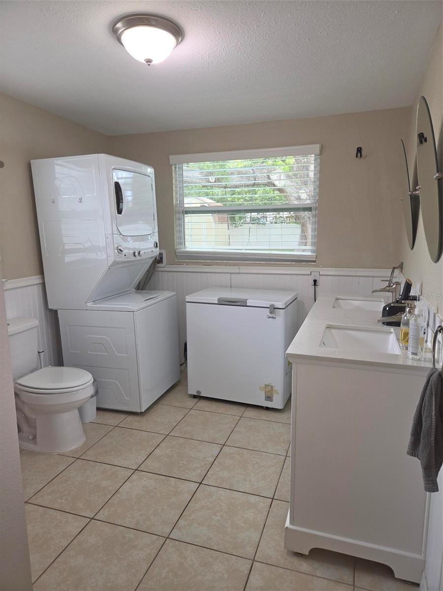 20 S Saturn Ave Property Photo 25