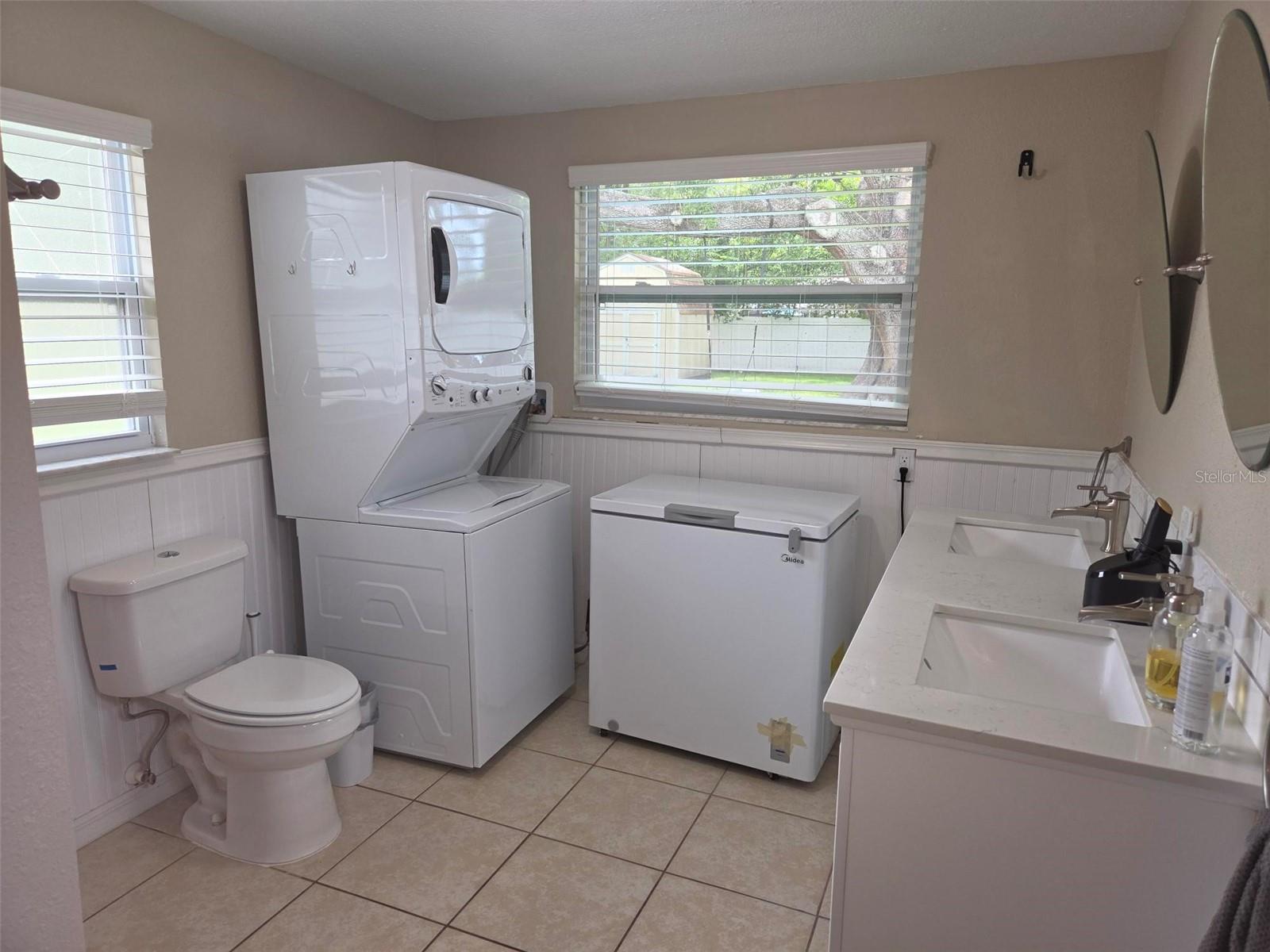 20 S Saturn Ave Property Photo 26