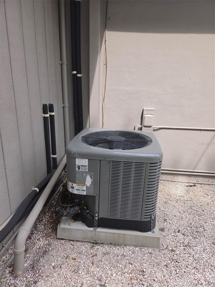 20 S Saturn Ave Property Photo 37