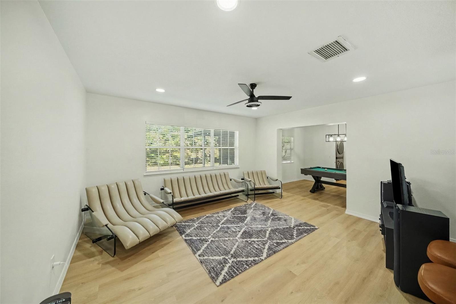 4636 W Bay Court Ave Property Photo 6