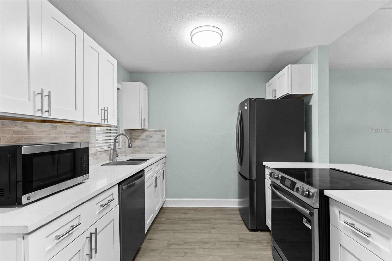 17035 Gulf Blvd #116 Property Photo 4
