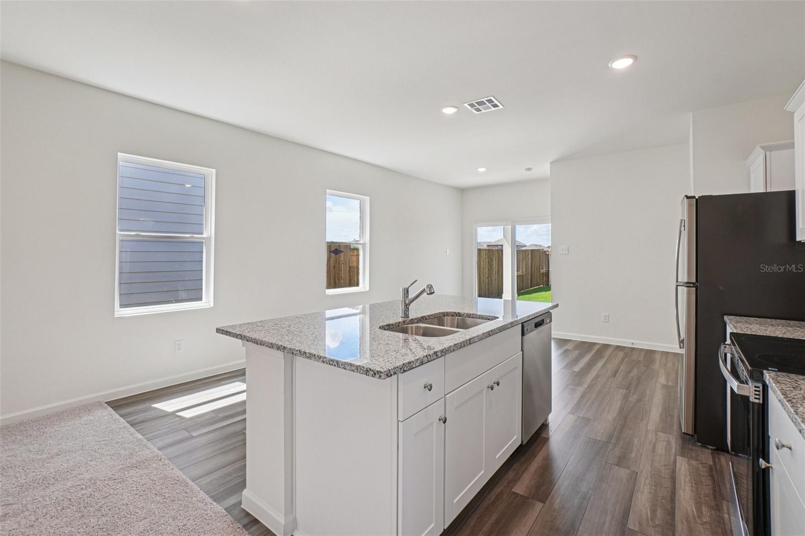 10534 Curving Creek Loop Property Photo 6